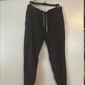Vuori performance joggers